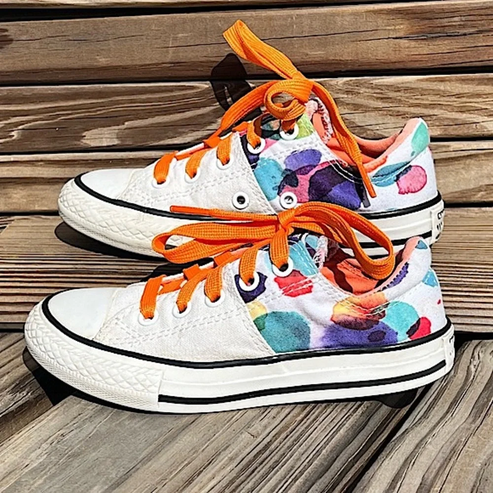 - Converse Sz 11 Paint Blot White Sneakers Orange Laces! EUC!